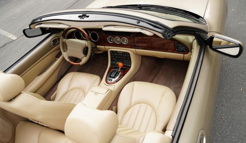 
								2006 Jaguar XK8 Convertible full									