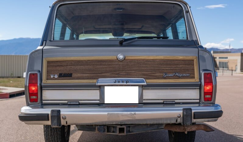 
								1991 Jeep Grand Wagoneer full									