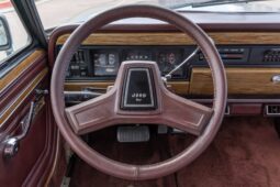 
										1991 Jeep Grand Wagoneer full									