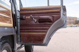 
										1991 Jeep Grand Wagoneer full									