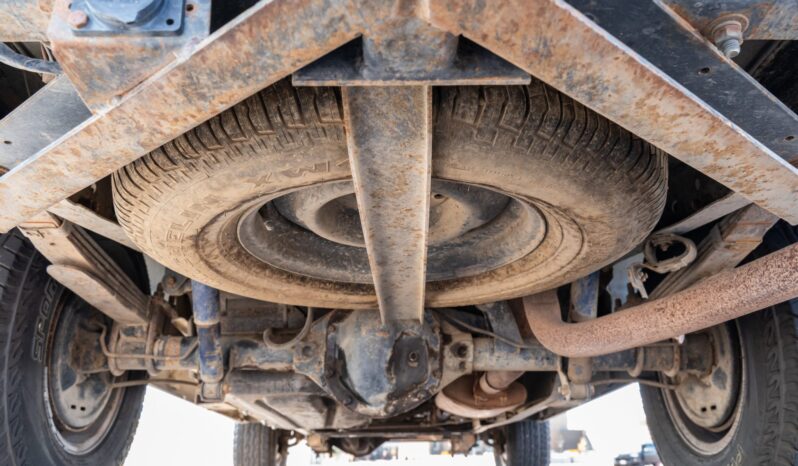 
								1991 Jeep Grand Wagoneer full									