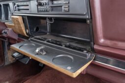 
										1991 Jeep Grand Wagoneer full									