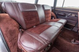 
										1991 Jeep Grand Wagoneer full									