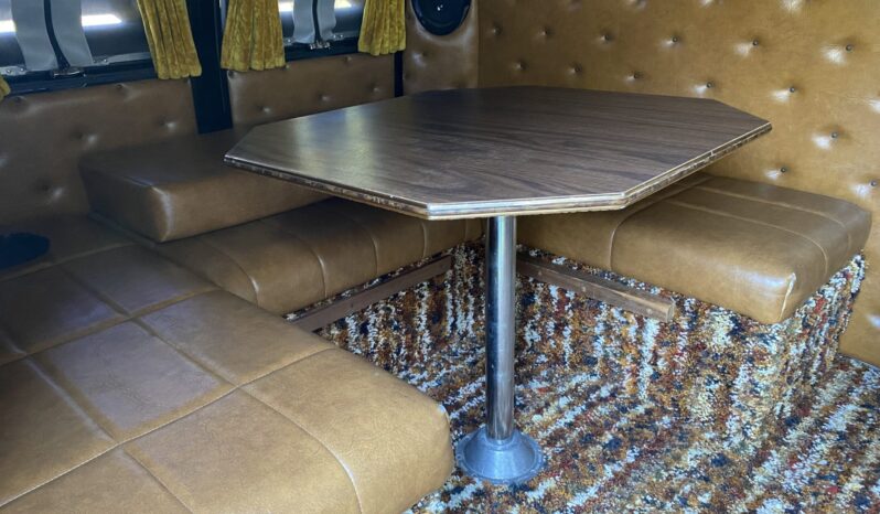 
								1977 Chevrolet G20 full									