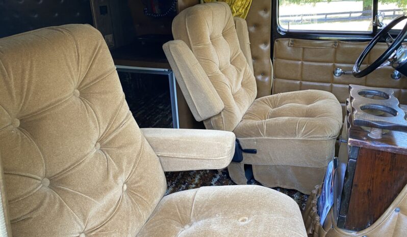 
								1977 Chevrolet G20 full									