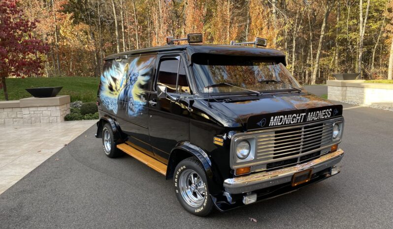 
								1977 Chevrolet G20 full									