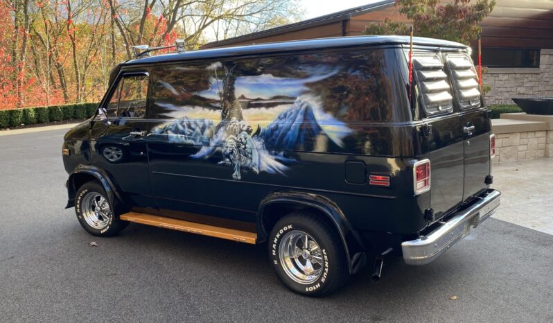 
								1977 Chevrolet G20 full									