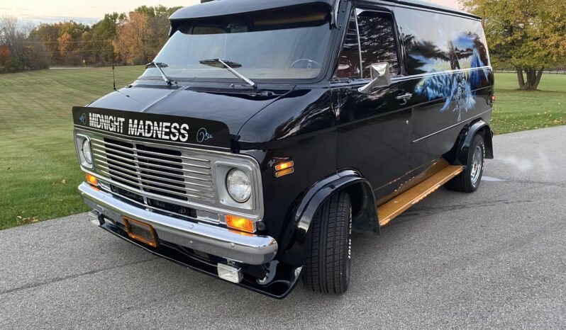 
								1977 Chevrolet G20 full									