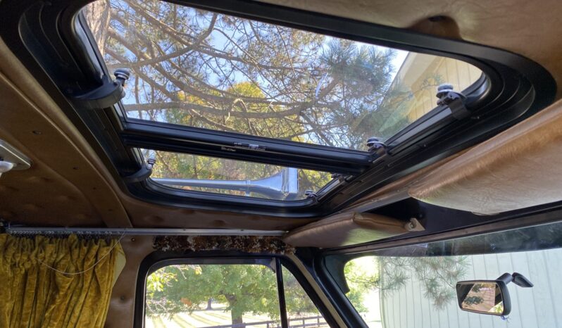 
								1977 Chevrolet G20 full									