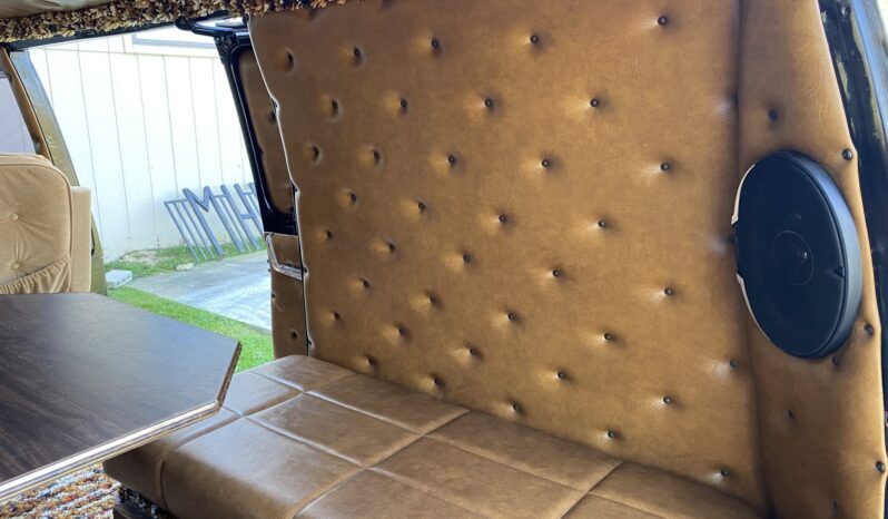 
								1977 Chevrolet G20 full									