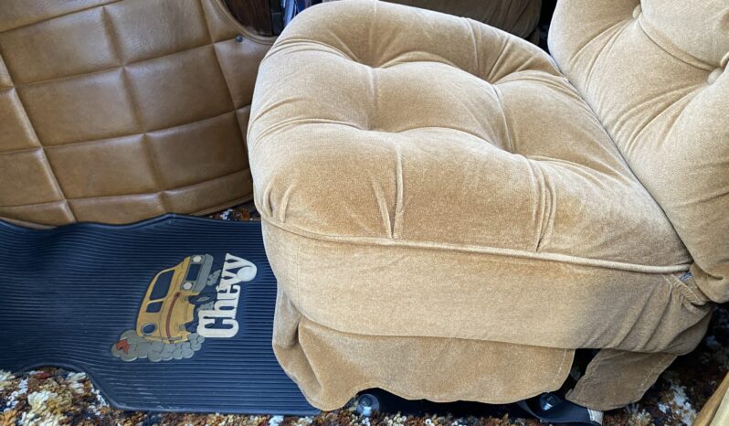 
								1977 Chevrolet G20 full									