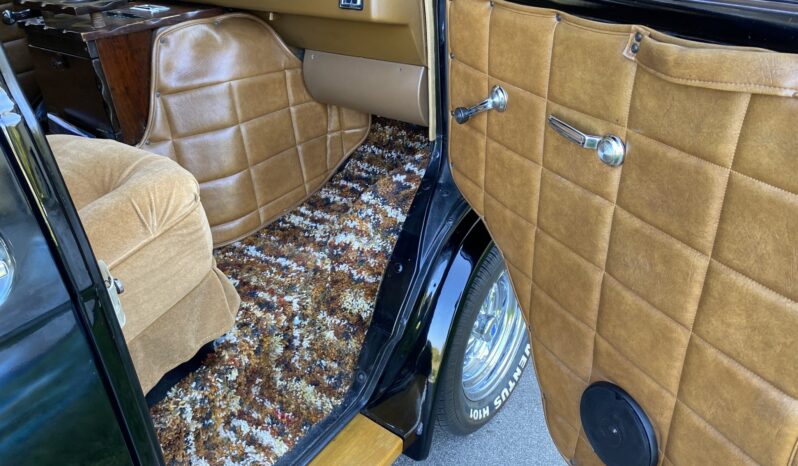 
								1977 Chevrolet G20 full									