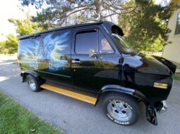 
										1977 Chevrolet G20 full									