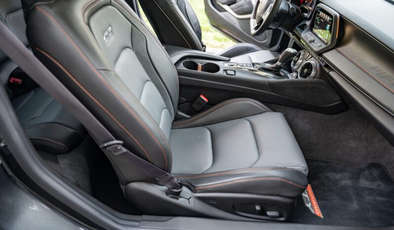 								2017 Chevrolet Camaro 2SS Coupe 50th Anniversary full									