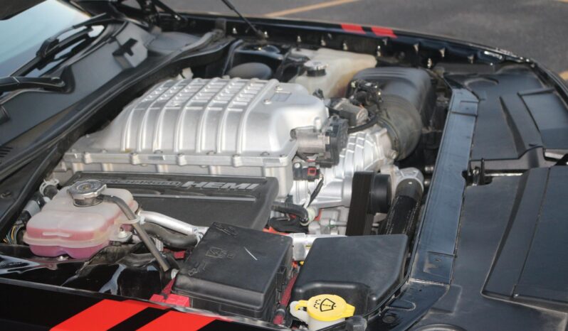 
								2015 Dodge Challenger SRT Hellcat 6-Speed full									