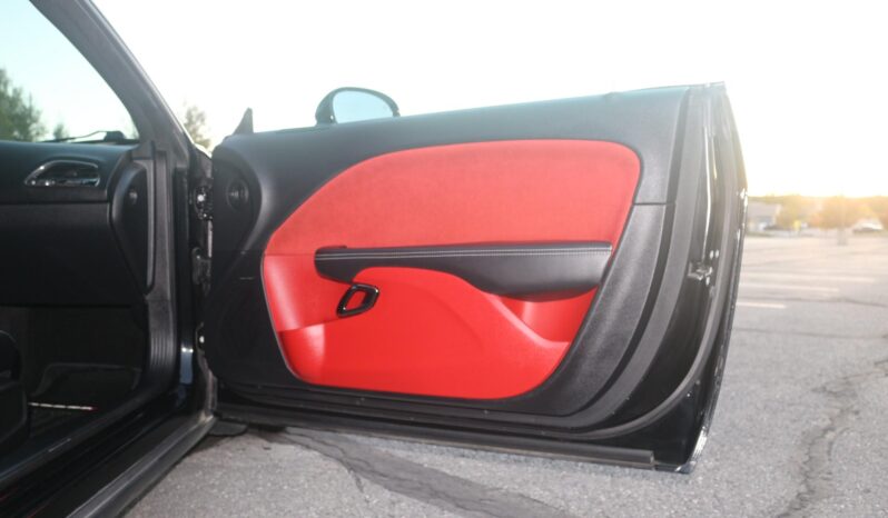 
								2015 Dodge Challenger SRT Hellcat 6-Speed full									