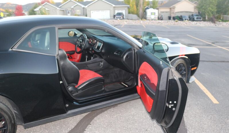 
								2015 Dodge Challenger SRT Hellcat 6-Speed full									