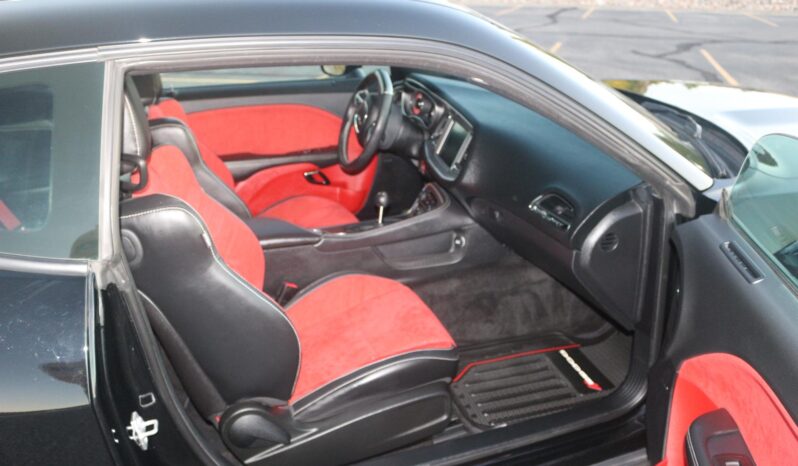 
								2015 Dodge Challenger SRT Hellcat 6-Speed full									