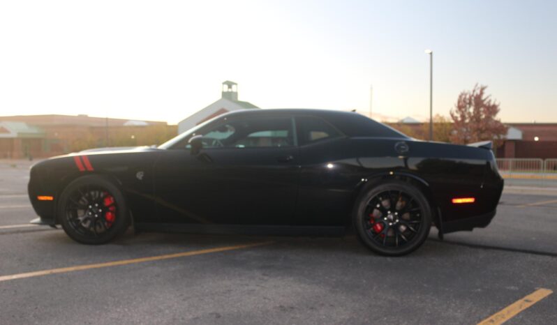 
								2015 Dodge Challenger SRT Hellcat 6-Speed full									