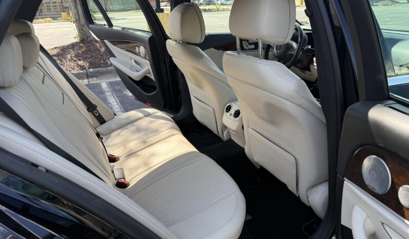 
								2017 Mercedes-Benz E400 4MATIC Wagon full									