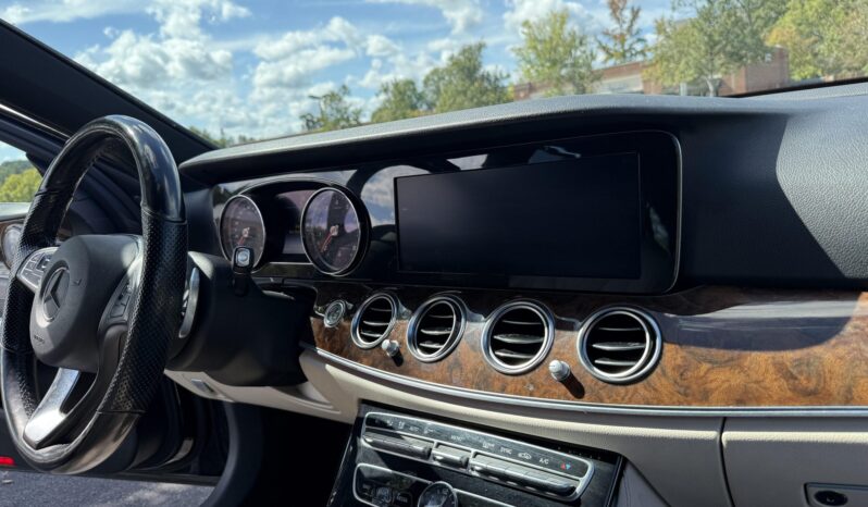 
								2017 Mercedes-Benz E400 4MATIC Wagon full									