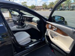 
										2017 Mercedes-Benz E400 4MATIC Wagon full									