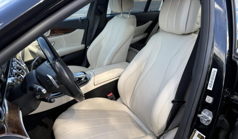 
								2017 Mercedes-Benz E400 4MATIC Wagon full									