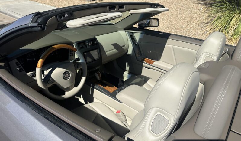 								2005 Cadillac XLR full									