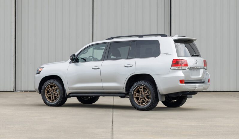 								2021 Toyota Land Cruiser URJ200 Heritage Edition full									