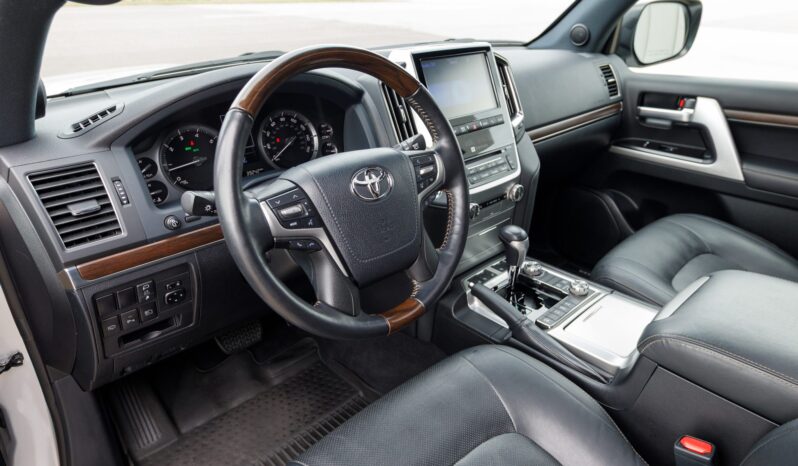 								2021 Toyota Land Cruiser URJ200 Heritage Edition full									