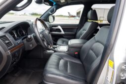 										2021 Toyota Land Cruiser URJ200 Heritage Edition full									