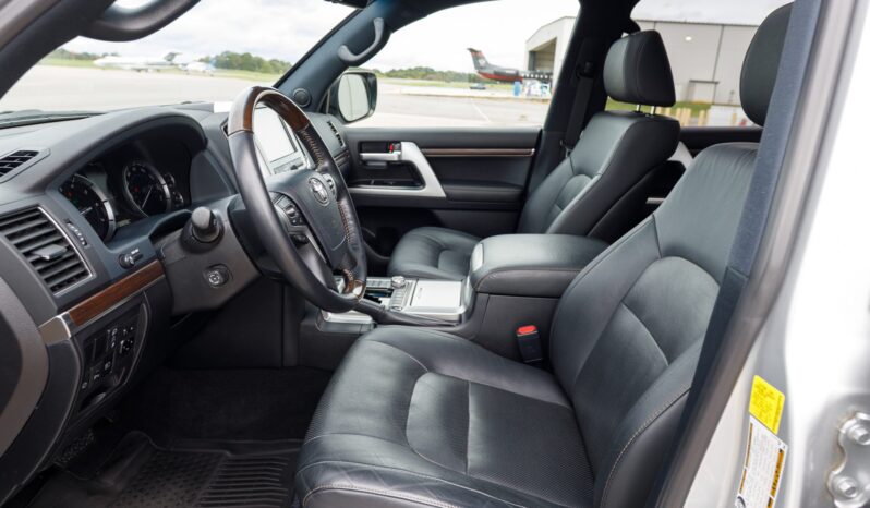 								2021 Toyota Land Cruiser URJ200 Heritage Edition full									