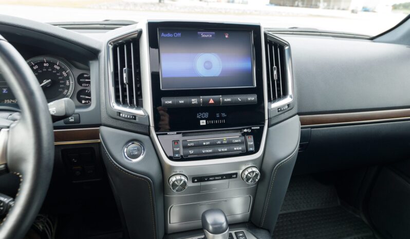 								2021 Toyota Land Cruiser URJ200 Heritage Edition full									