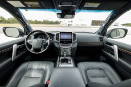 										2021 Toyota Land Cruiser URJ200 Heritage Edition full									