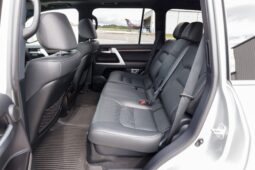 										2021 Toyota Land Cruiser URJ200 Heritage Edition full									