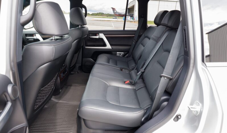 								2021 Toyota Land Cruiser URJ200 Heritage Edition full									