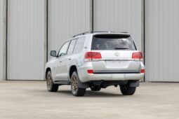 										2021 Toyota Land Cruiser URJ200 Heritage Edition full									