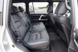 										2021 Toyota Land Cruiser URJ200 Heritage Edition full									