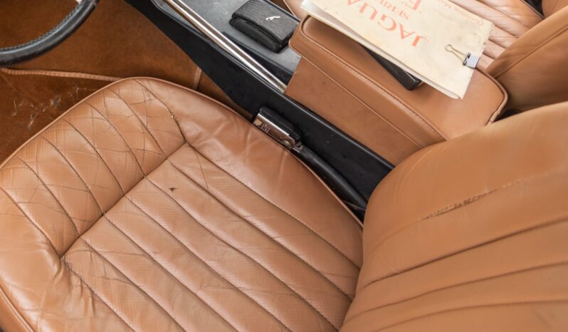 								1974 Jaguar E-Type Series III Roadster V12 full									