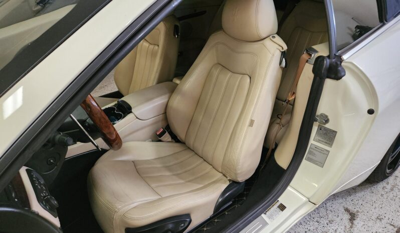 								2011 Maserati GranTurismo Convertible full									