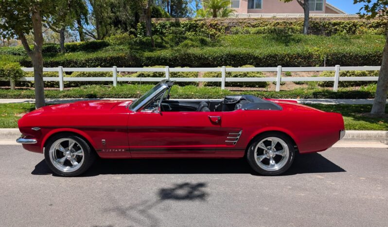 								1966 Ford Mustang Convertible 289 full									
