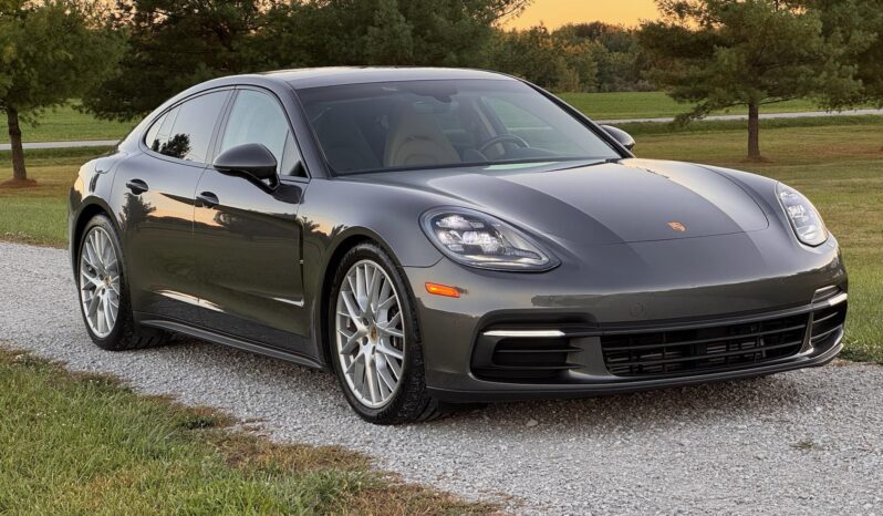 								2017 Porsche Panamera full									