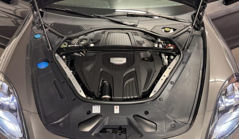 								2017 Porsche Panamera full									