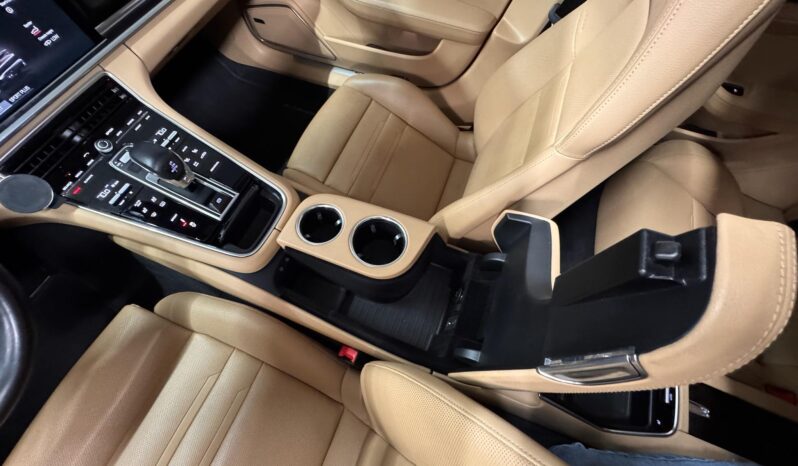 								2017 Porsche Panamera full									