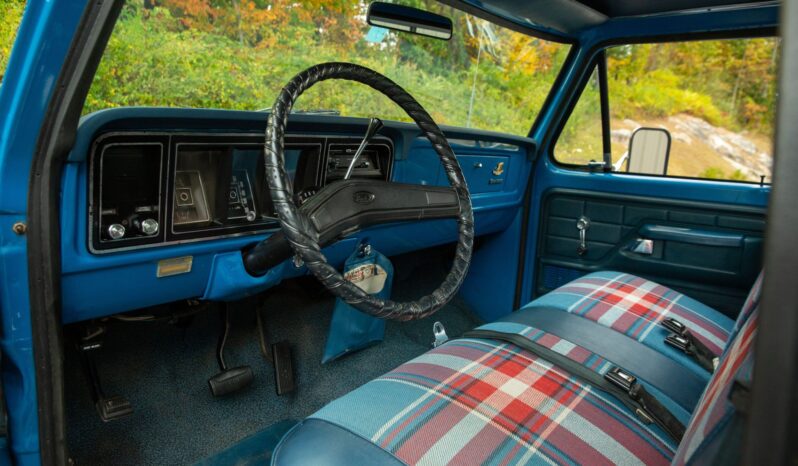 								1976 Ford F-250 Custom Bicentennial full									