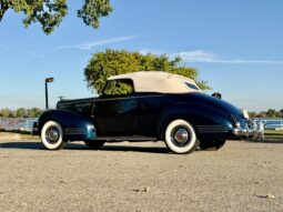 										1941 Packard One-Ten Series 1900 Deluxe full									