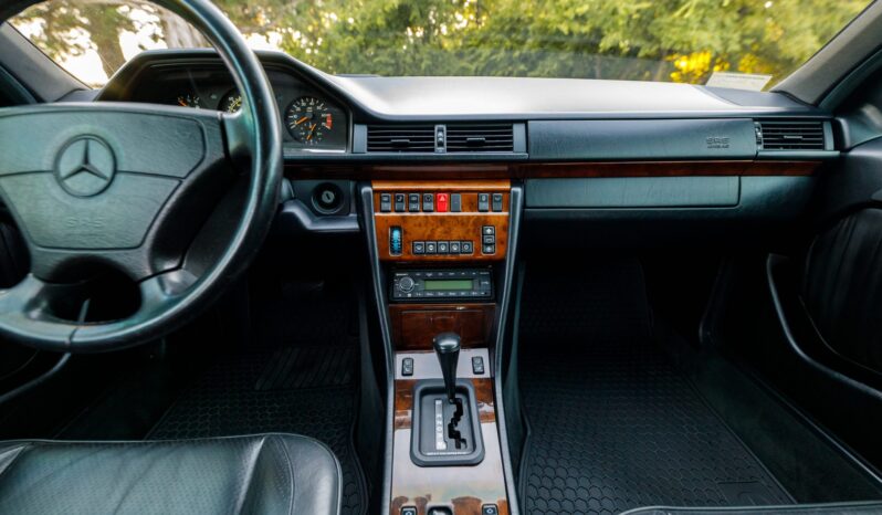 								1994 Mercedes-Benz E500 full									