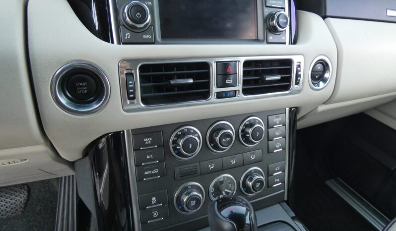 								2012 Land Rover Range Rover HSE Luxury full									