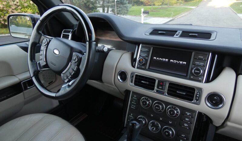 								2012 Land Rover Range Rover HSE Luxury full									