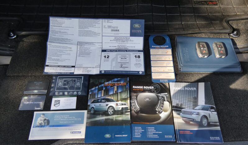 								2012 Land Rover Range Rover HSE Luxury full									